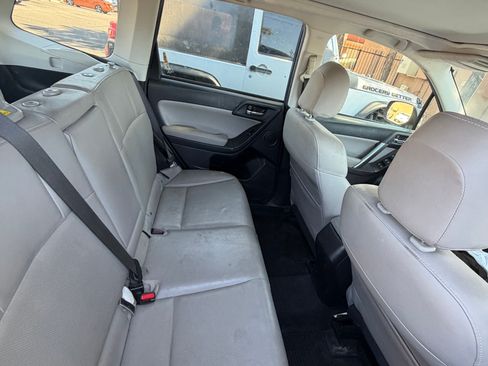Used 2015 Subaru Forester 2.5i Limited AWD/4WD image 8