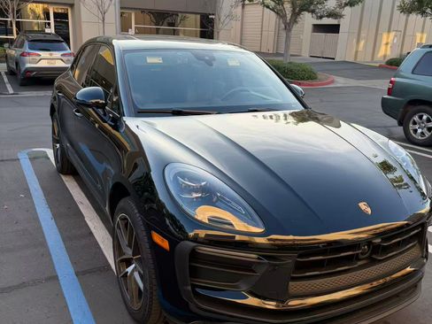 Used 2024 Porsche Macan Turbo image 11