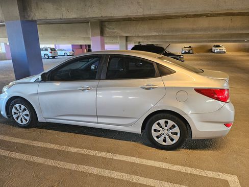 Used 2017 Hyundai Accent SE image 1