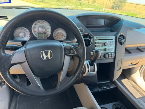 Used 2011 Honda Pilot LX image 12
