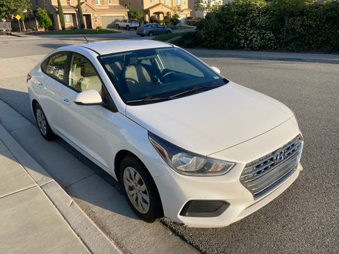 Used 2019 Hyundai Accent SE image 2