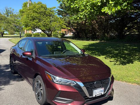 Used 2022 Nissan Sentra SV FWD image 2