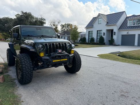 Used 2024 Jeep Wrangler Unlimited Sport AWD/4WD image 9
