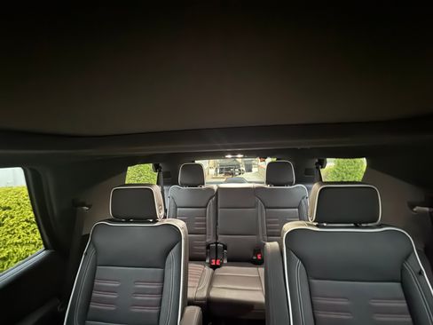 Used 2025 GMC Yukon AT4 Ultimate image 15