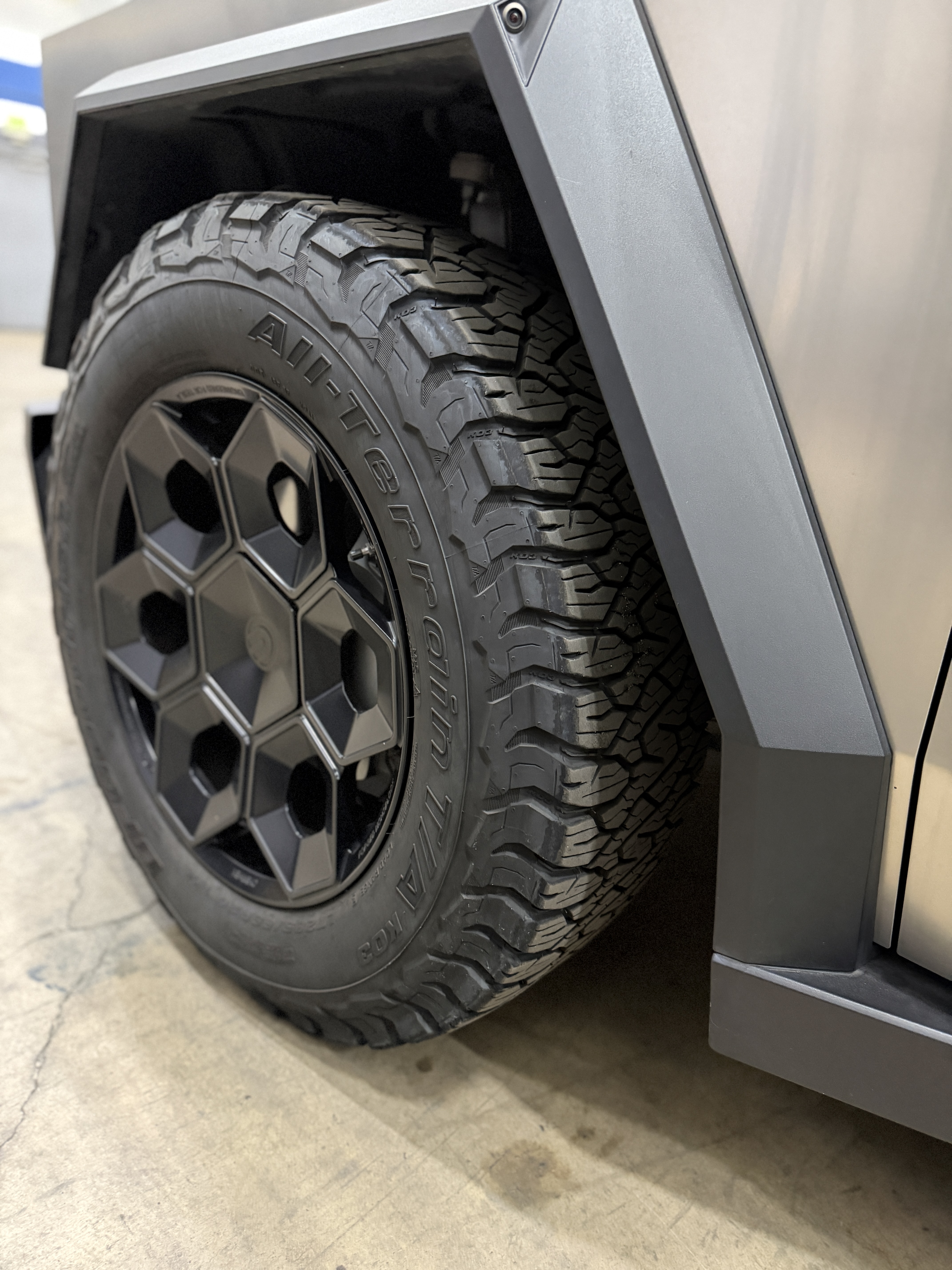 Used 2024 Tesla Cybertruck Cyberbeast AWD/4WD image 14