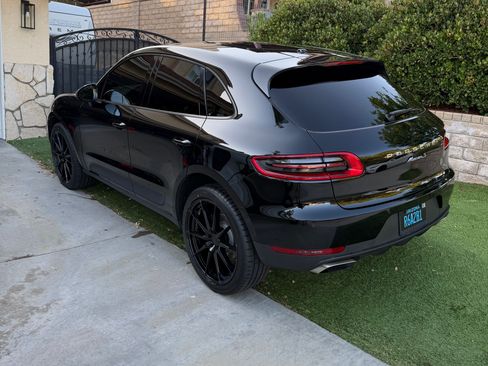 Used 2018 Porsche Macan Sport Edition AWD/4WD image 4