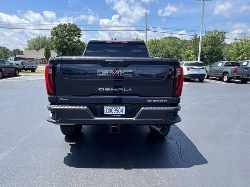 Used 2024 GMC Sierra 2500 Denali Ultimate image 9