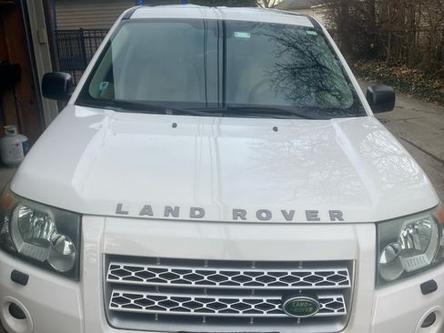 Used 2008 Land Rover LR2 SE image 5