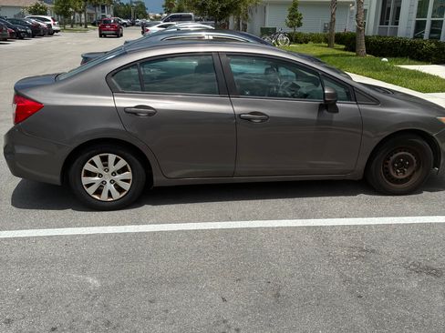 Used 2012 Honda Civic LX image 1
