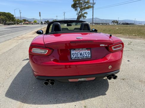 Used 2017 FIAT 124 Spider Classica RWD image 16