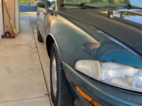 Used 1998 Buick Riviera Supercharged Coupe image 6