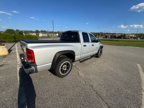 Used 2005 Dodge Ram 1500 Truck 2WD Quad Cab image 12