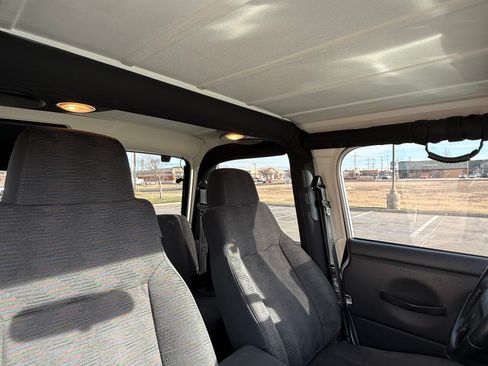 Used 2003 Jeep Wrangler X image 14
