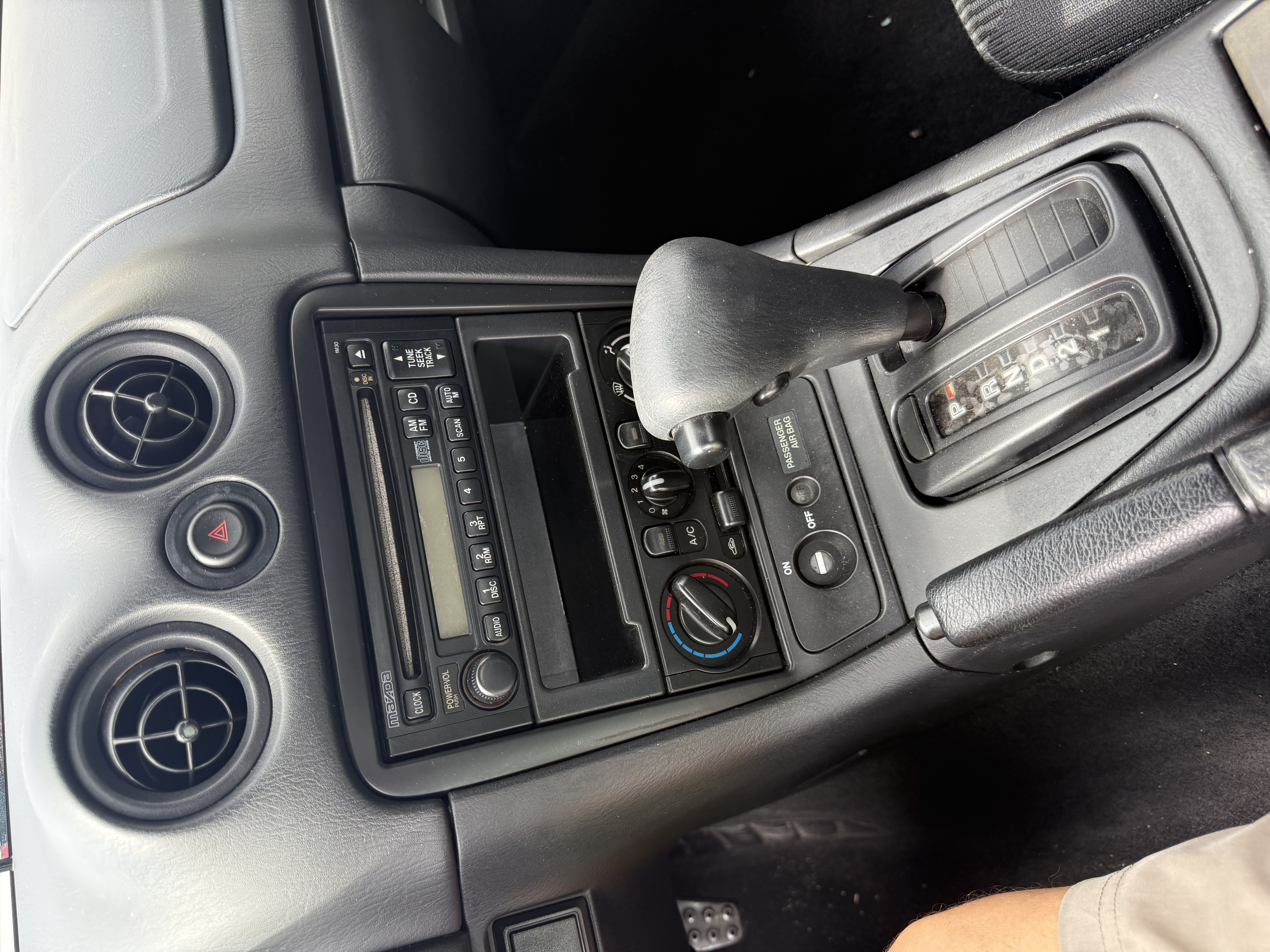 Used 1999 MAZDA MX-5 Miata RWD image 12