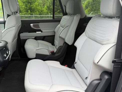 Used 2026 Ford Expedition Max Platinum w/ Platinum Ultimate Package AWD/4WD image 9
