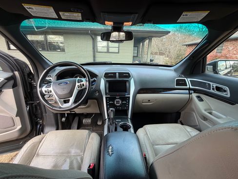 Used 2015 Ford Explorer Limited w/ Equipment Group 302A image 8