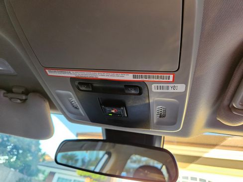 Used 2023 Toyota Camry SE image 5