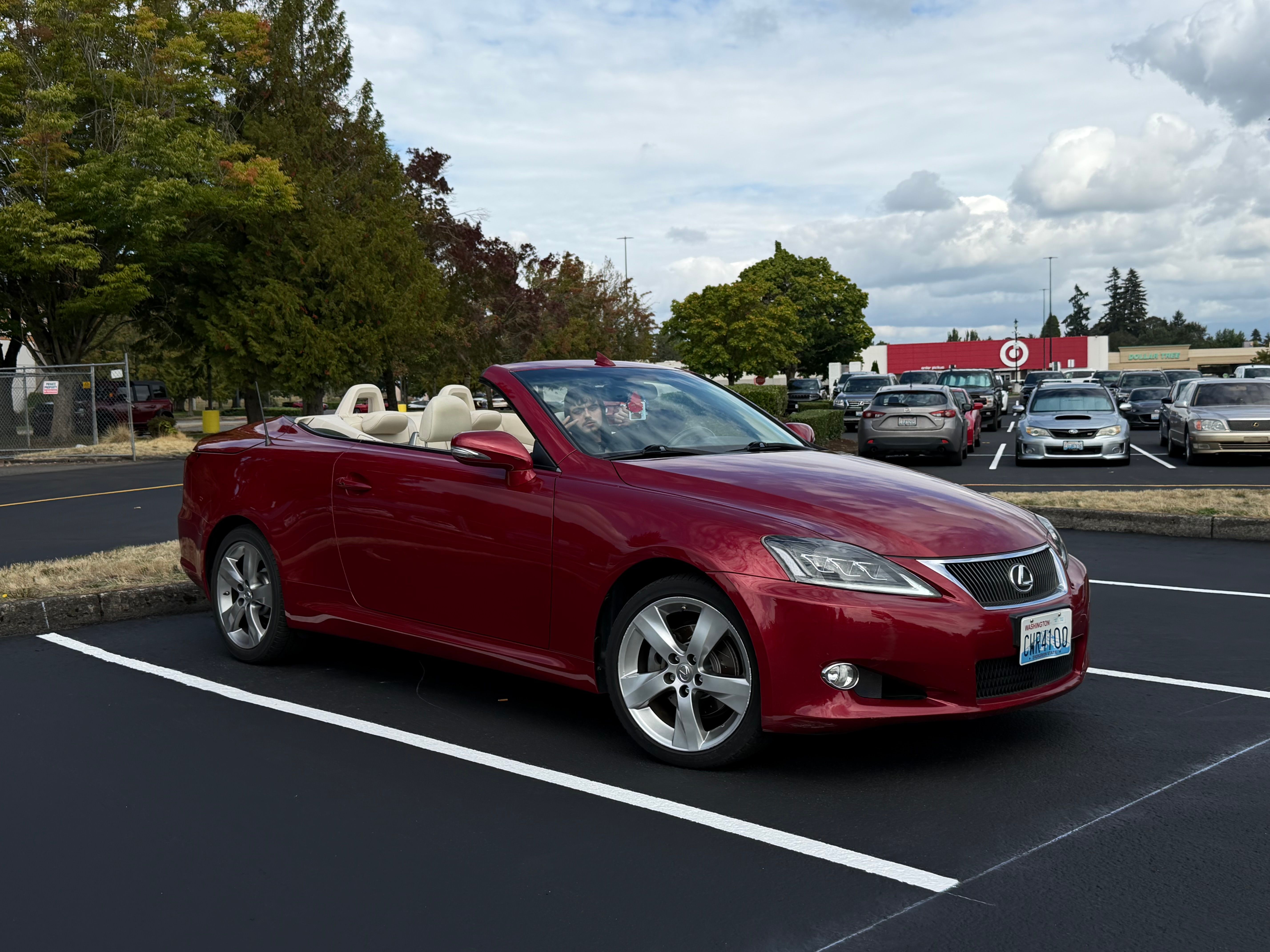 Used 2010 Lexus IS 250C w/ Luxury Pkg RWD image 2