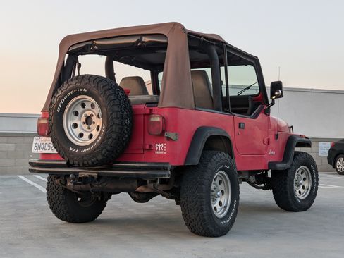 Used 1992 Jeep Wrangler 4WD image 13