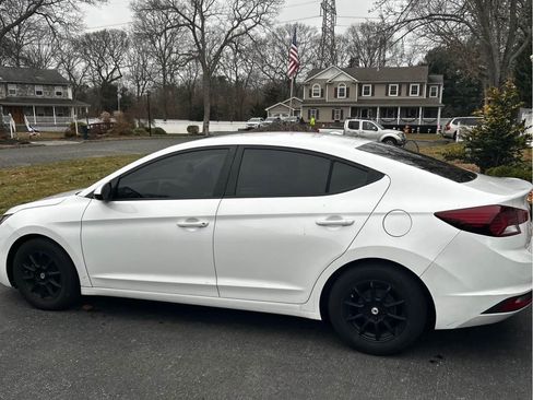 Used 2020 Hyundai Elantra SE image 1