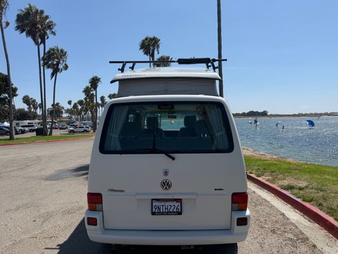 Used 2003 Volkswagen Eurovan MV FWD image 2