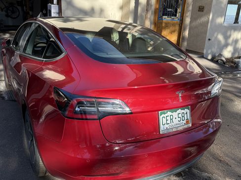 Used 2018 Tesla Model 3 Long Range image 9