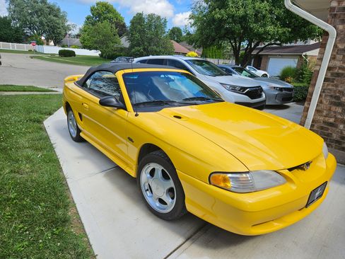 Used 1998 Ford Mustang GT image 2