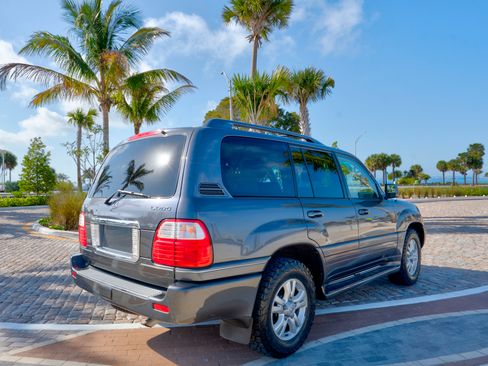 Used 2005 Lexus LX 470 4WD image 6