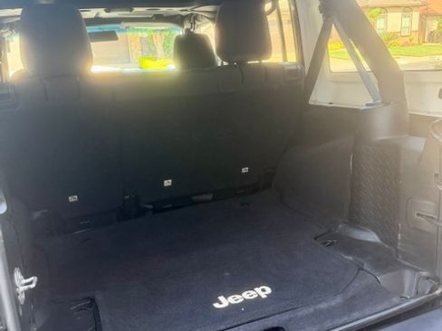Used 2015 Jeep Wrangler Unlimited Sport w/ Quick Order Package 24S AWD/4WD image 21