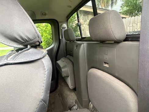 Used 2018 Nissan Frontier SV AWD/4WD image 14