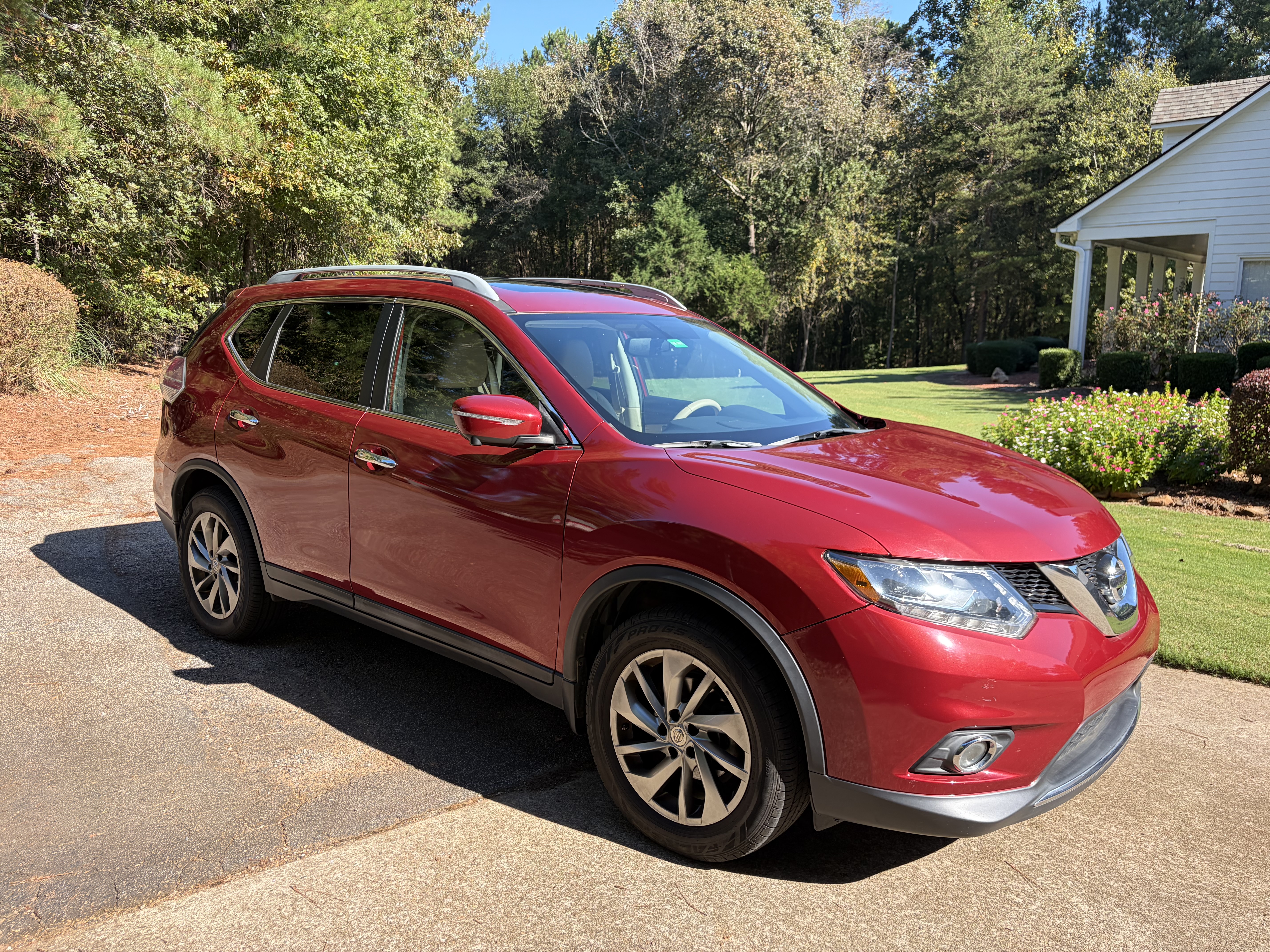 Used 2014 Nissan Rogue SL w/ SL Premium Package AWD/4WD image 1