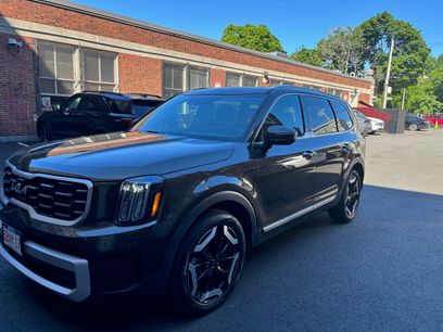 Used 2024 Kia Telluride S w/ S Sunroof Package