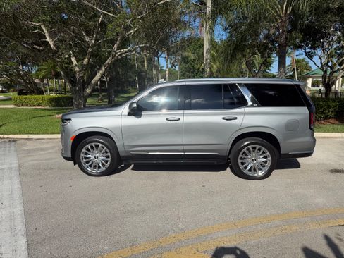 Used 2023 Cadillac Escalade Premium Luxury AWD/4WD image 1