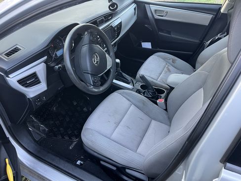 Used 2015 Toyota Corolla LE image 6