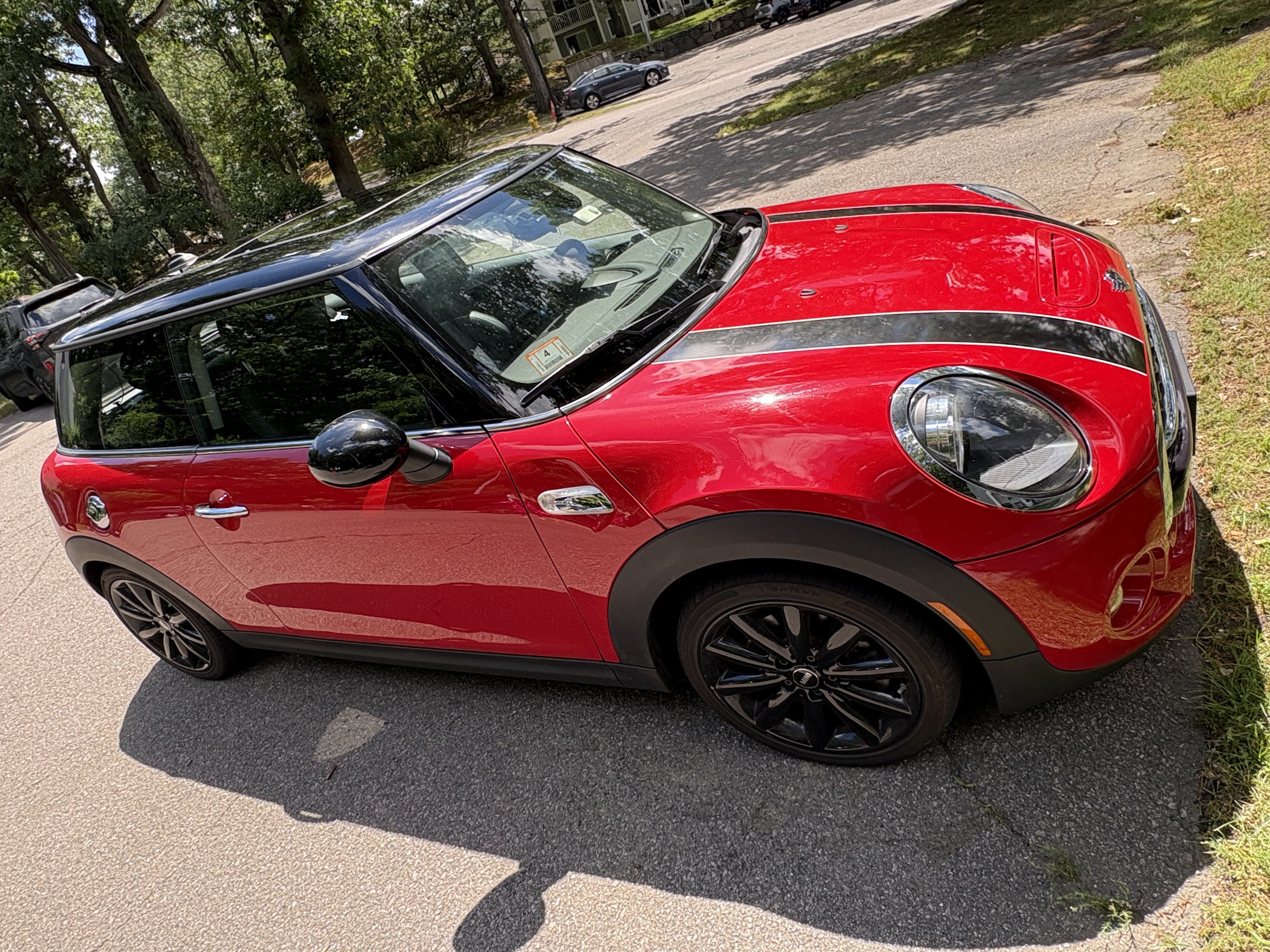 Used 2019 MINI Cooper S w/ Signature Upholstery Package FWD image 1