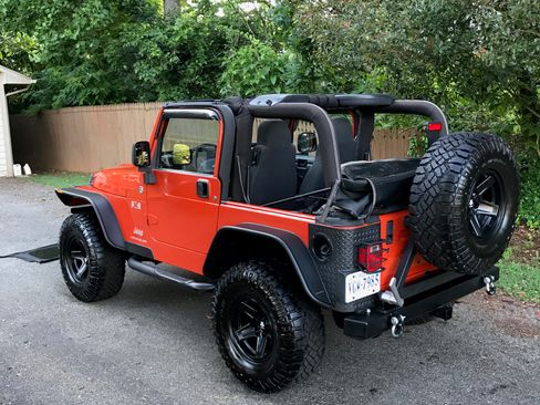 Used 2006 Jeep Wrangler X w/ Premium Audio Group AWD/4WD image 4