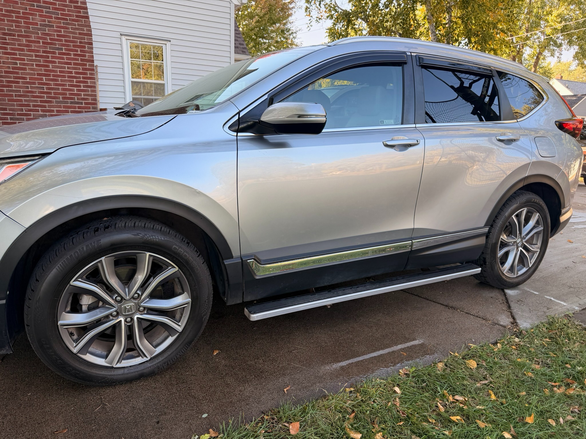 Used 2021 Honda CR-V Touring image 1