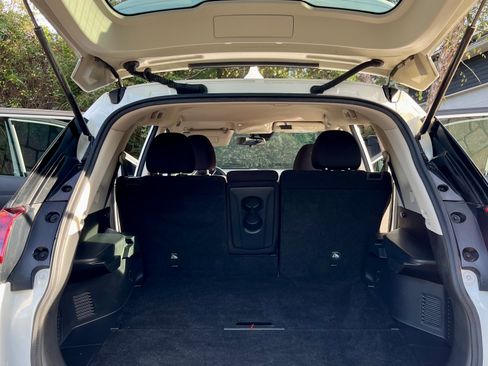 Used 2020 Nissan Rogue S image 11