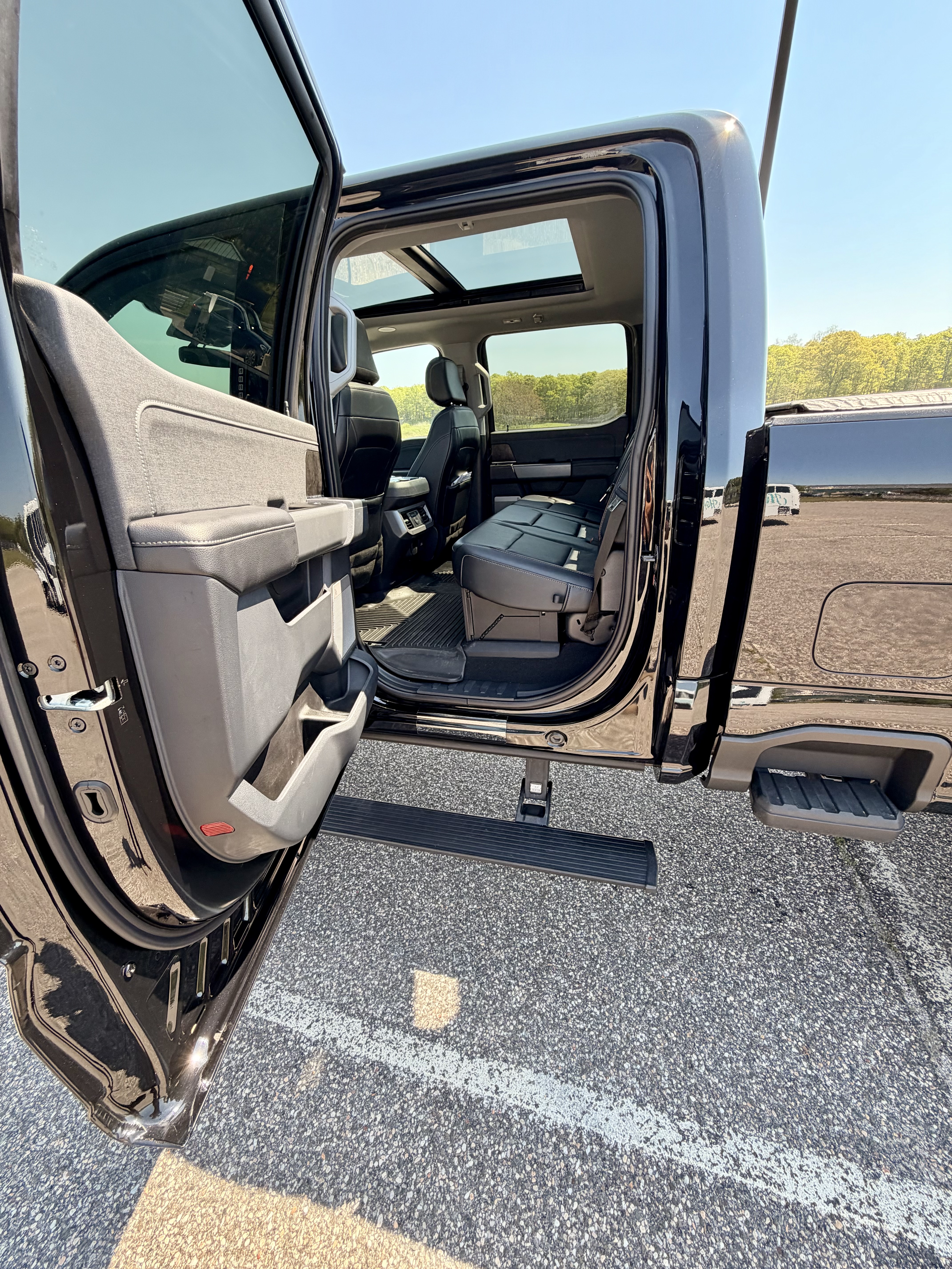 Used 2024 Ford F350 Lariat w/ Lariat Ultimate Package AWD/4WD image 16