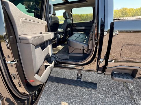Used 2024 Ford F350 Lariat w/ Lariat Ultimate Package AWD/4WD image 16