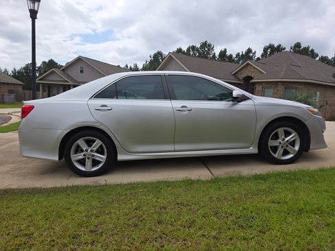 Used 2013 Toyota Camry SE FWD image 5