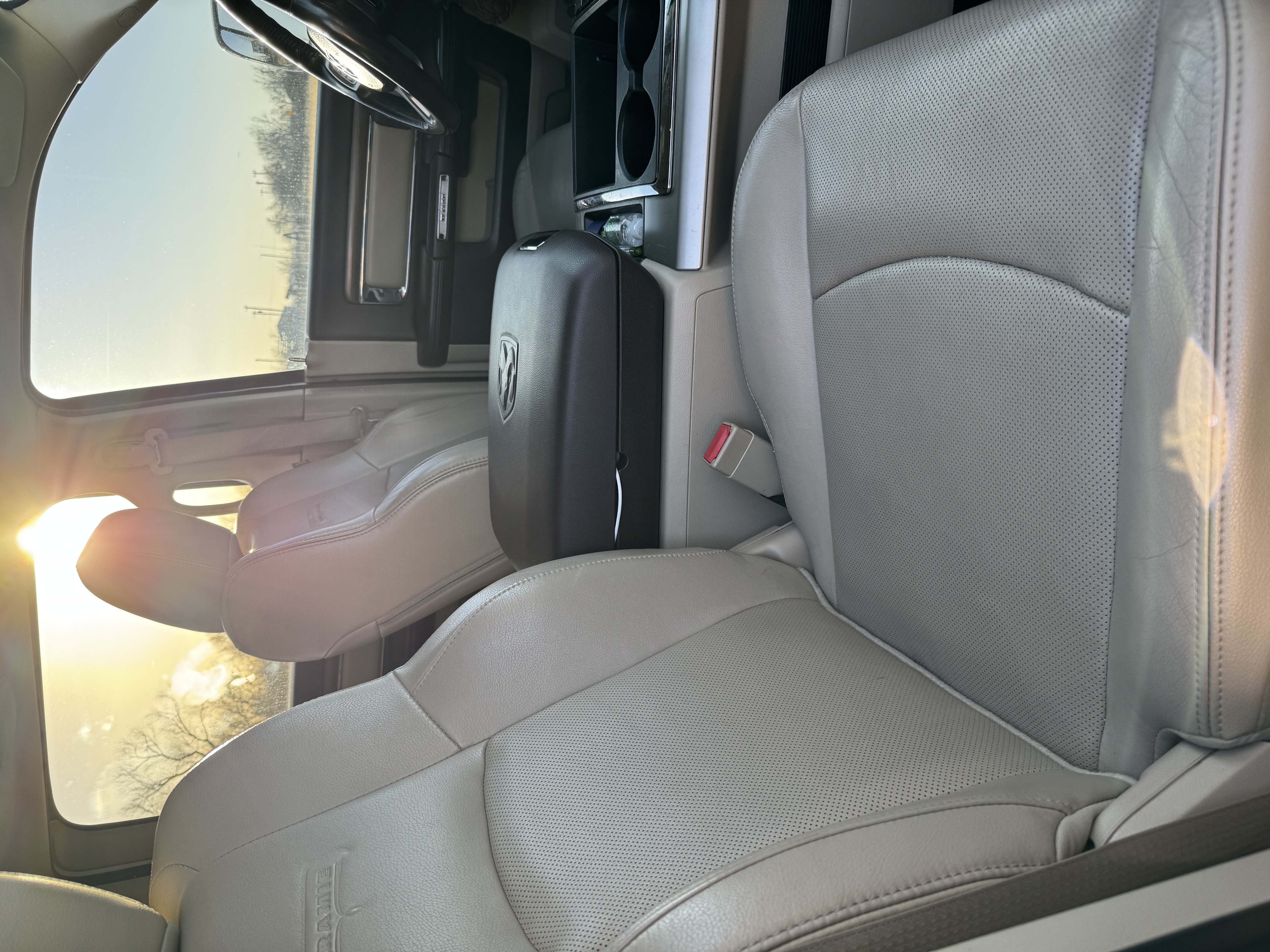 Used 2013 RAM 2500 Laramie w/ Convenience Group AWD/4WD image 11