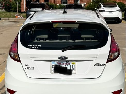 Used 2019 Ford Fiesta SE FWD image 4