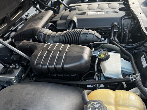 Used 2008 Saturn Sky w/ Premium Trim Package RWD image 12