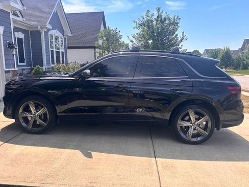 Used 2024 Genesis GV70 3.5T Sport w/ Sport Advanced Package AWD/4WD image 2