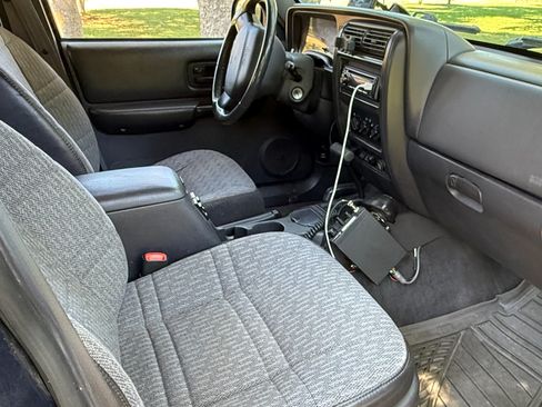 Used 2001 Jeep Cherokee Sport image 8