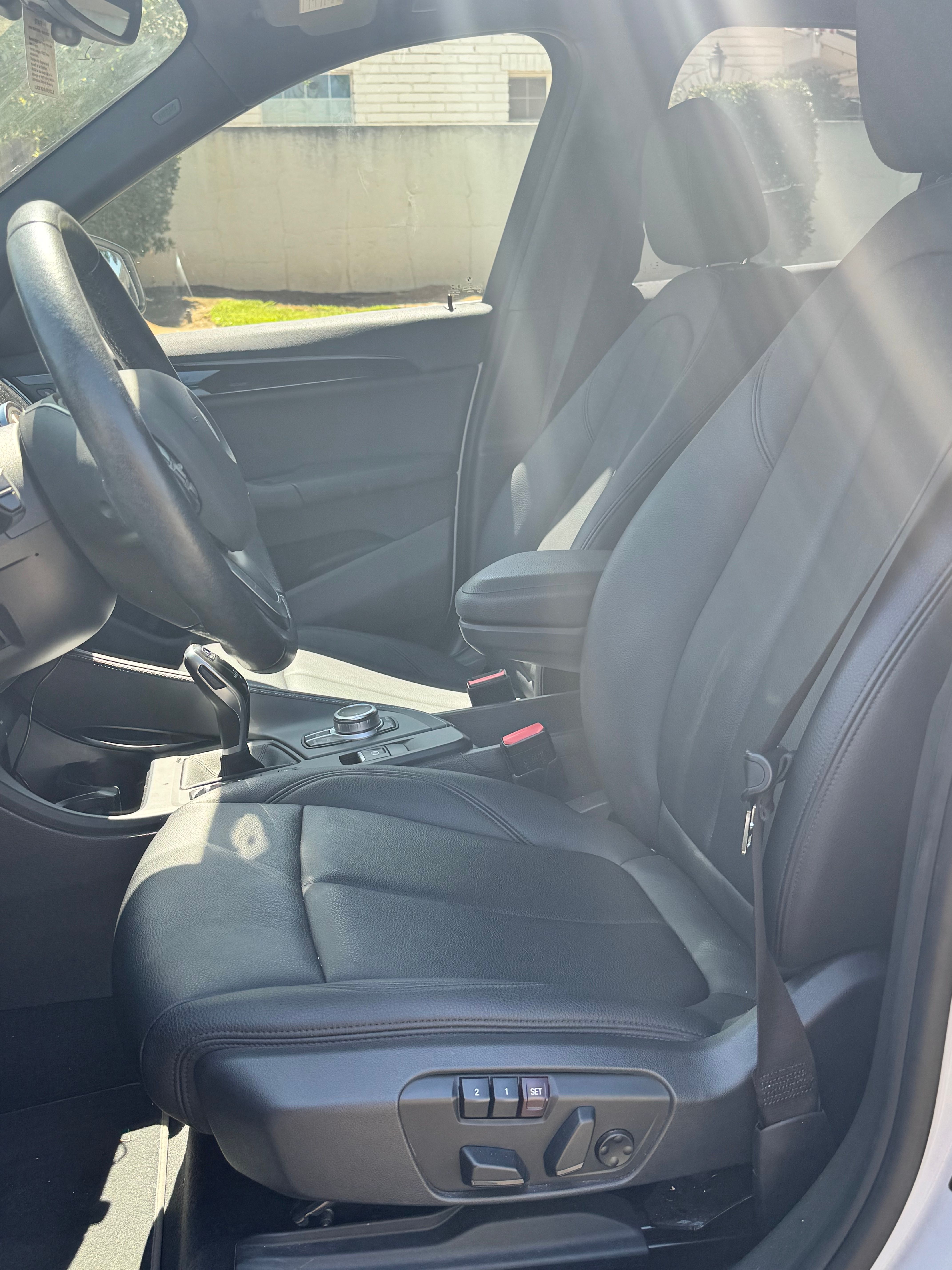 Used 2021 BMW X1 xDrive28i w/ Convenience Package AWD/4WD image 5