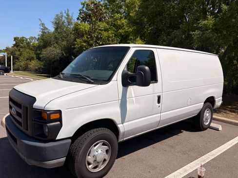 Used 2011 Ford E-350 and Econoline 350 Super Duty image 1