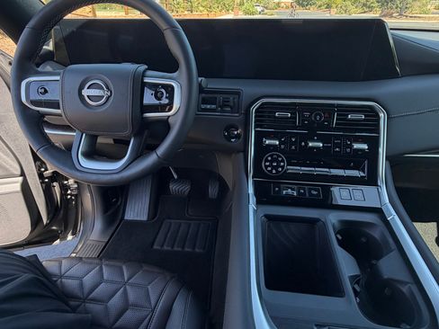 Used 2026 Nissan Armada Platinum Reserve AWD/4WD image 10