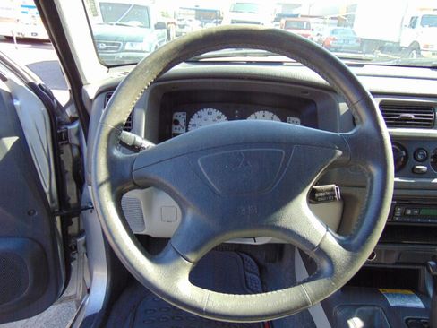 Used 2003 Mitsubishi Montero Sport XLS image 11